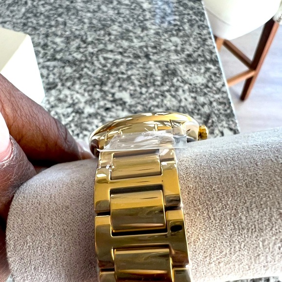 NWT Michael Kors gold watch (no longer available in stores) - Picture 7 of 10